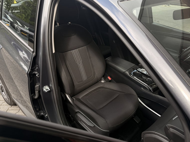 Vehicle Image 40