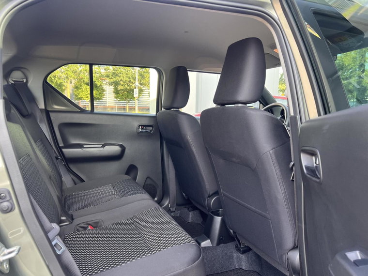 Vehicle Image 21
