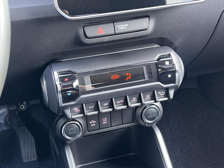 Vehicle Image 30