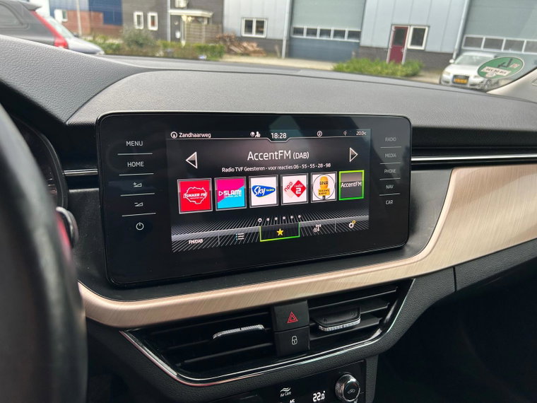 Vehicle Image 16