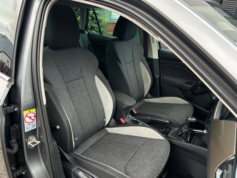 Vehicle Image 31