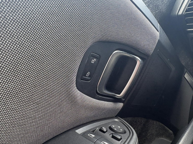 Vehicle Image 26