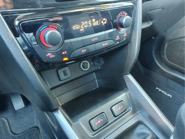 Vehicle Image 12