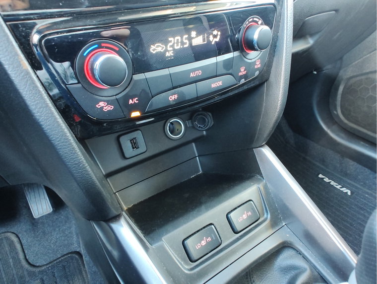 Vehicle Image 13