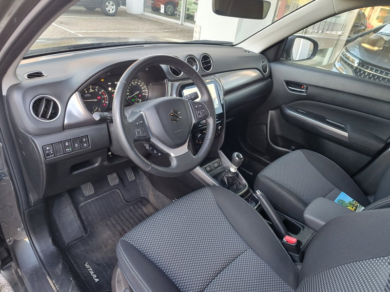 Vehicle Image 9