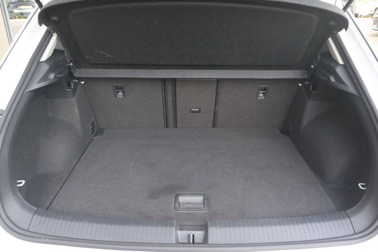 Vehicle Image 25