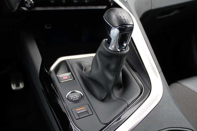 Vehicle Image 40