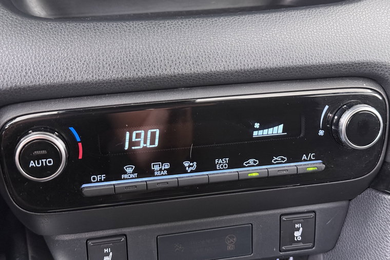 Vehicle Image 25