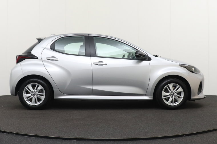 Vehicle Image 6