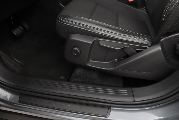 Vehicle Image 39