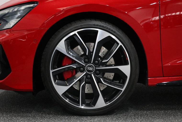 Vehicle Image 30