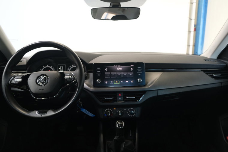 Vehicle Image 15