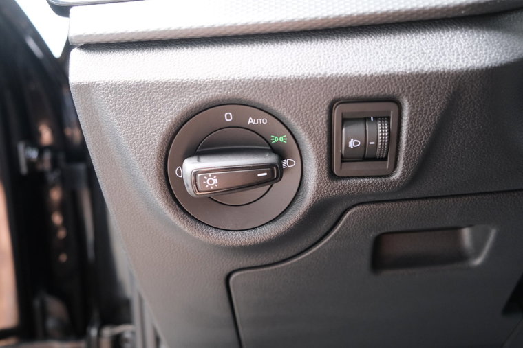 Vehicle Image 28