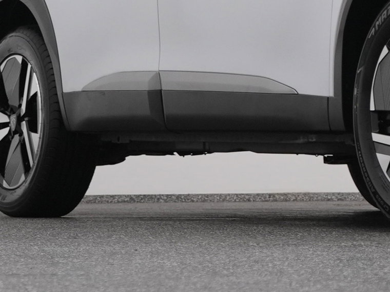 Vehicle Image 38