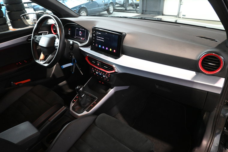 Vehicle Image 21