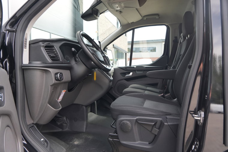 Vehicle Image 13