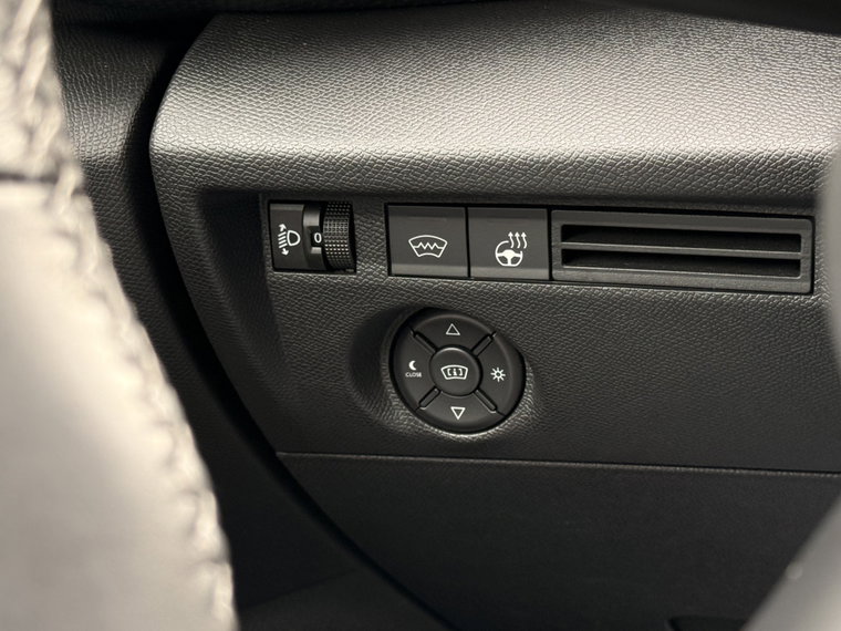 Vehicle Image 40
