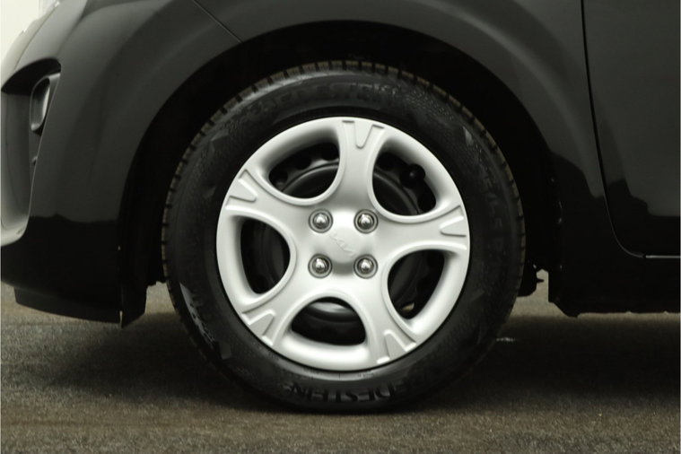 Vehicle Image 16