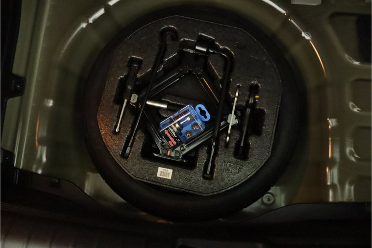 Vehicle Image 37