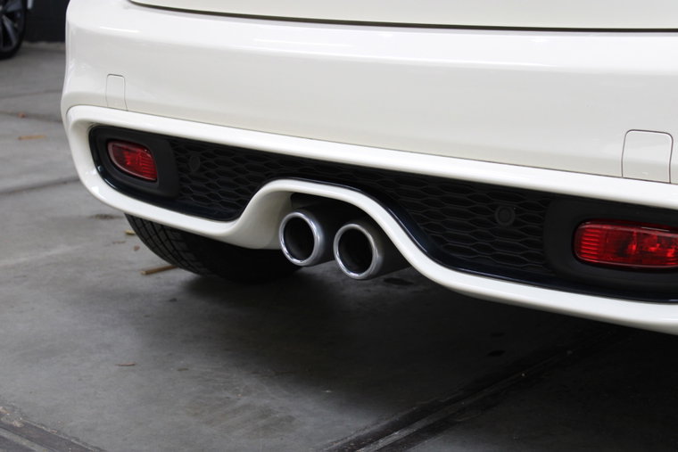 Vehicle Image 25