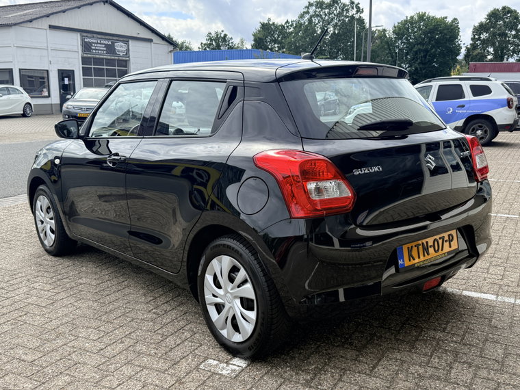 Vehicle Image 12