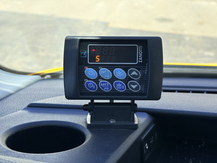 Vehicle Image 38