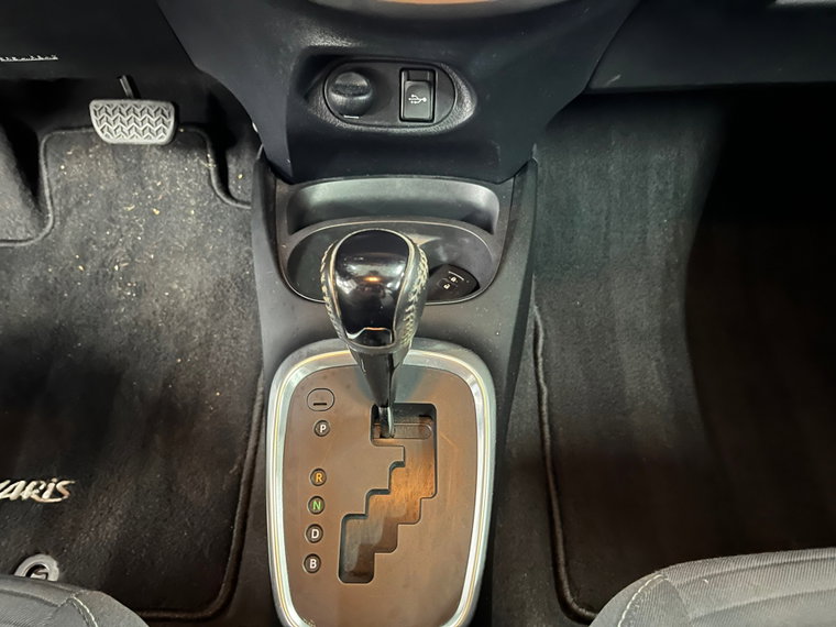 Vehicle Image 32