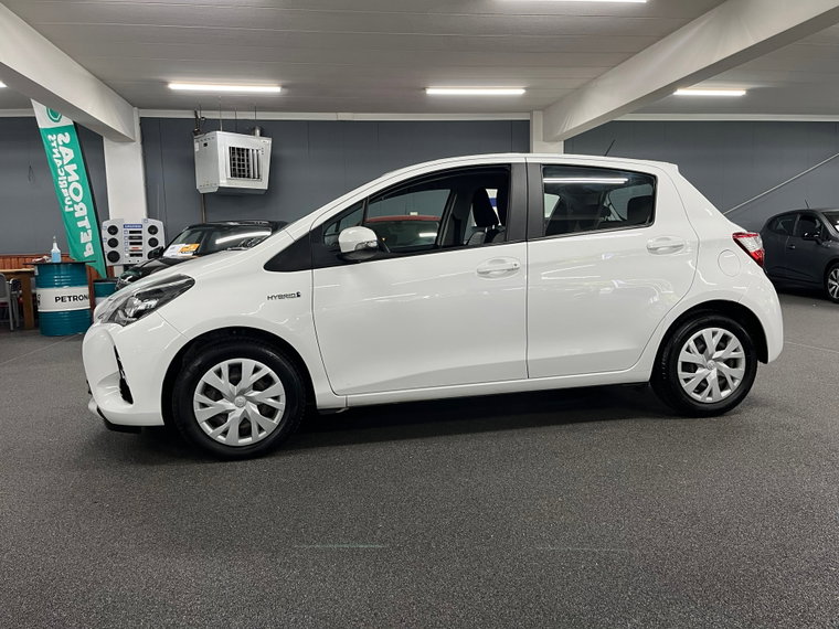 Vehicle Image 6