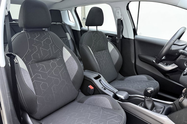 Vehicle Image 15