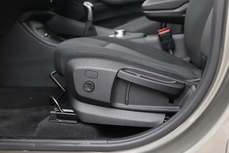 Vehicle Image 37