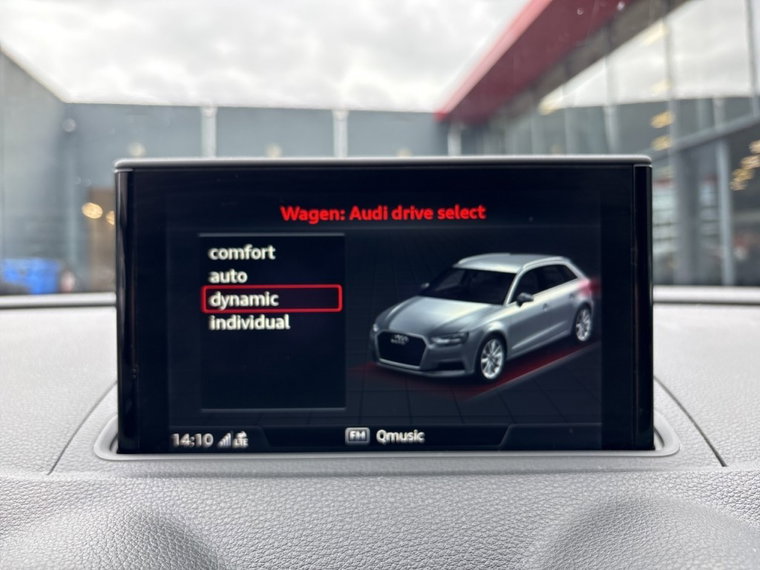 Vehicle Image 23