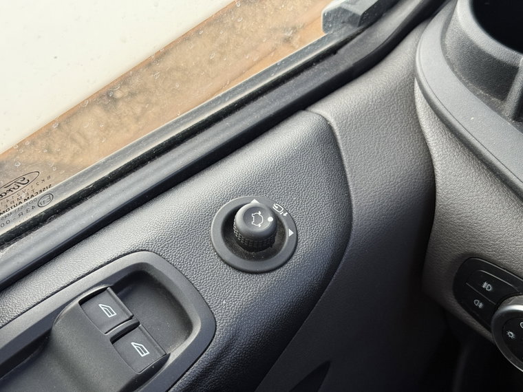 Vehicle Image 24