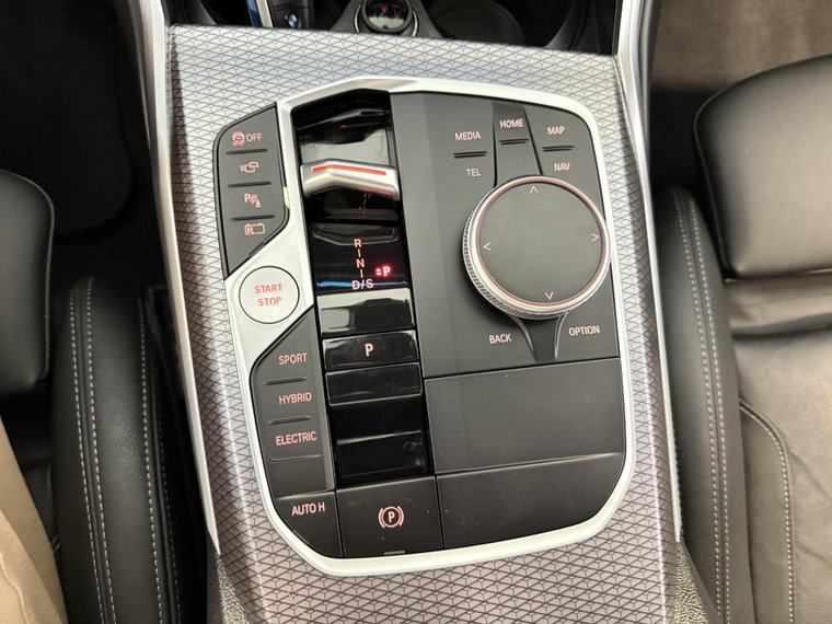 Vehicle Image 33