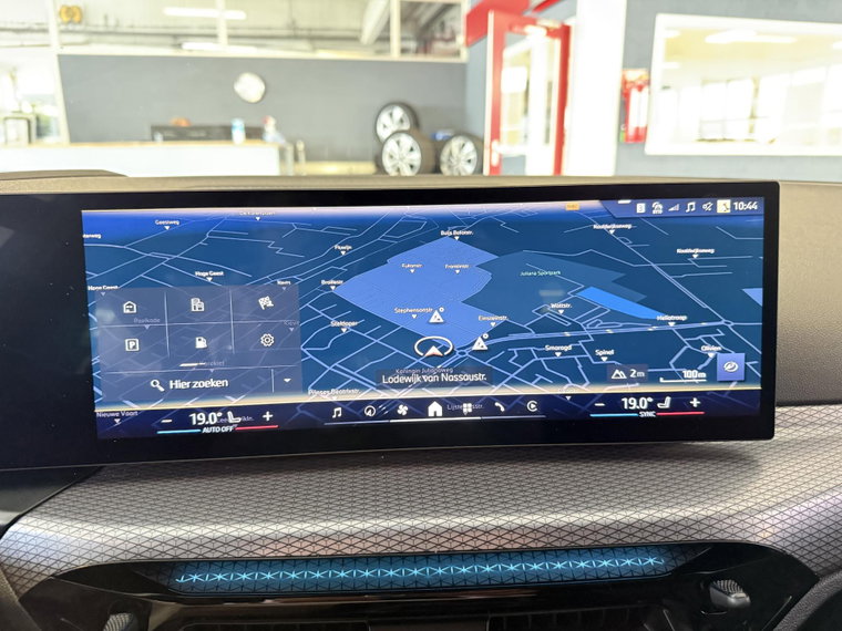 Vehicle Image 36