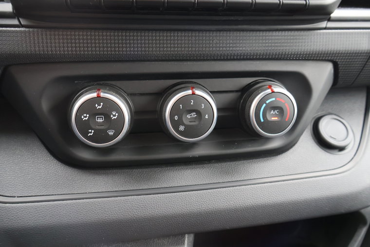 Vehicle Image 29