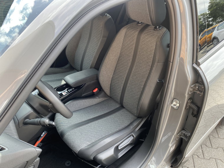 Vehicle Image 37