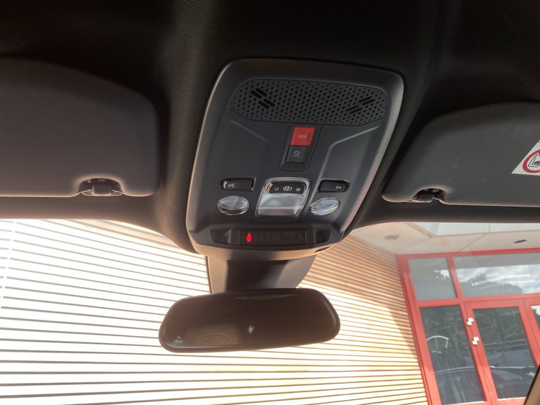 Vehicle Image 38