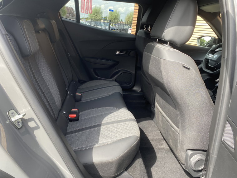 Vehicle Image 41