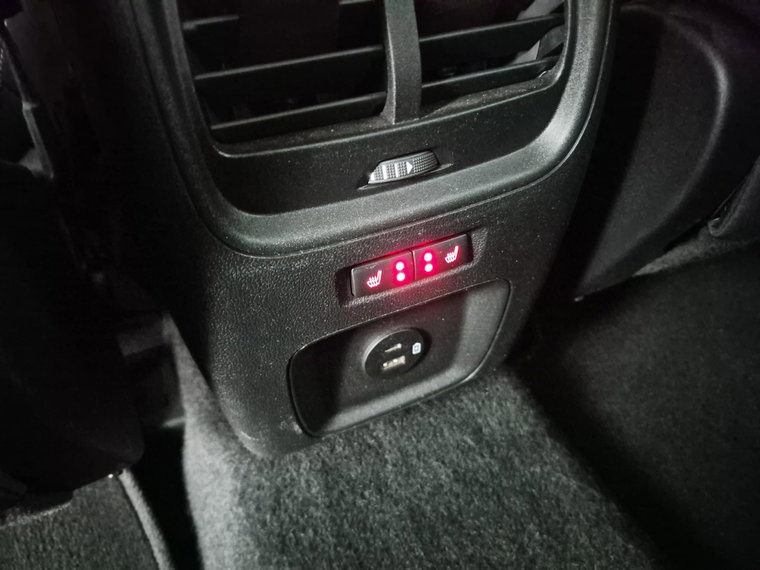 Vehicle Image 17