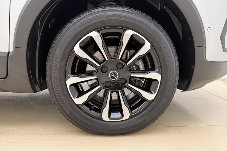 Vehicle Image 13