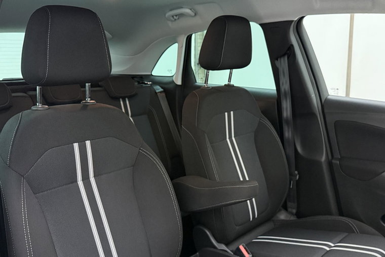 Vehicle Image 14