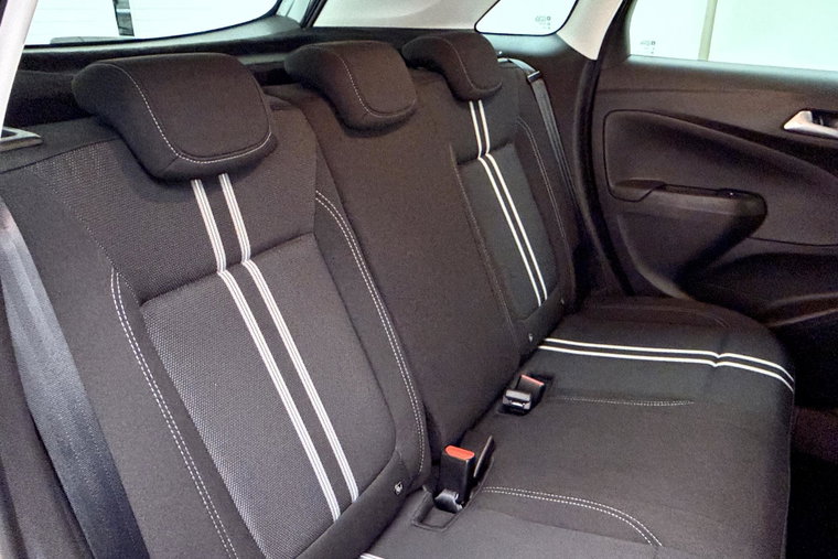 Vehicle Image 16