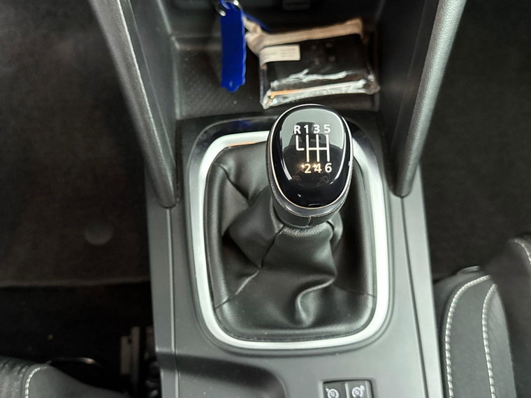 Vehicle Image 25