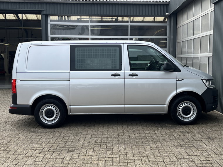 Vehicle Image 28