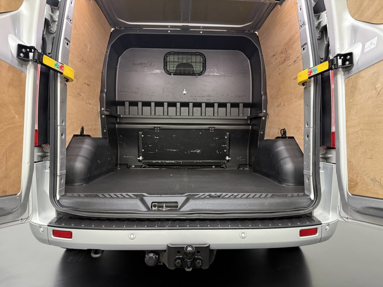 Vehicle Image 35