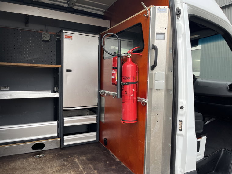 Vehicle Image 28