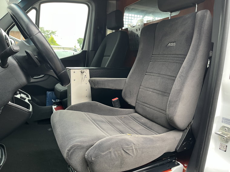 Vehicle Image 33