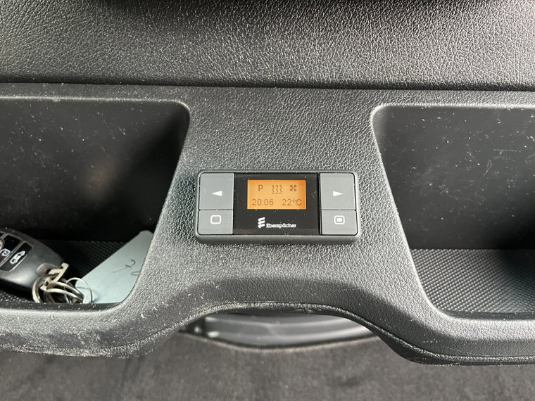 Vehicle Image 38