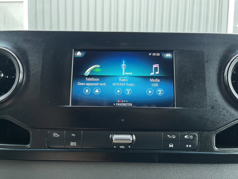 Vehicle Image 40