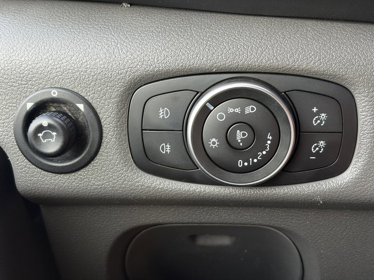 Vehicle Image 24